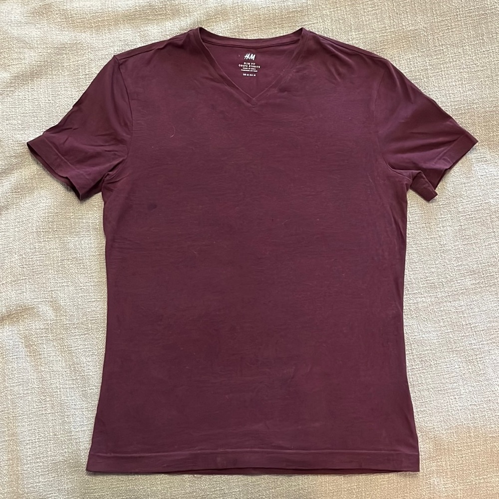 H&M slim fit tee in medium
